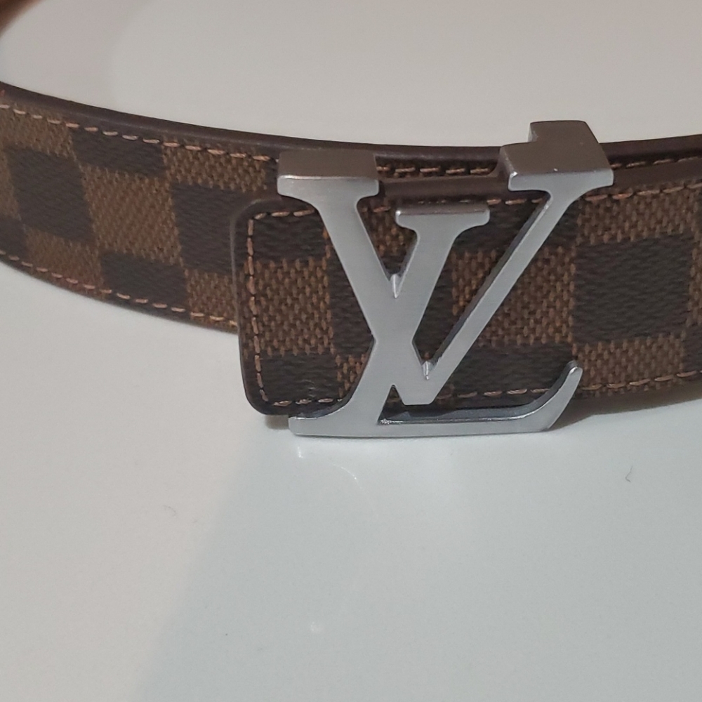 Louis Vuitton Men's Belt 40mm.